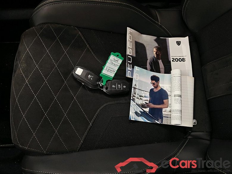 Peugeot 2008 GT Pack 1.2 Puretech 155 EAT8 5d #4