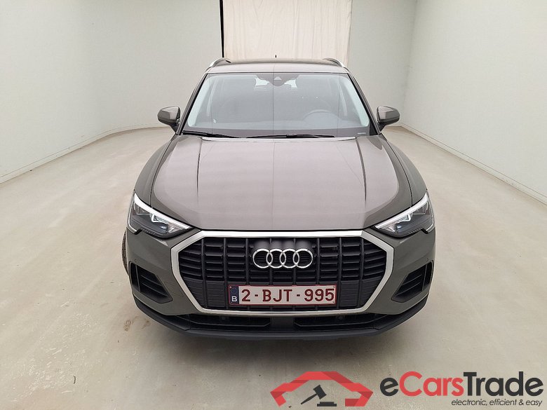 Audi, Q3 '18 PHEV, Audi Q3 45 TFSI e S tronic 5d