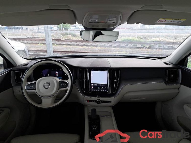 VOLVO XC60 / 2021 / 5P / SUV B4 D AWD AUTOMATICO MOMENTUM PRO #3