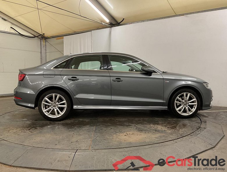 AUDI A3 Sedan Audi A3 Berline Attraction 1.4 TFSI cylinder on demand ultra  110(150) kW(ch) S tronic #3