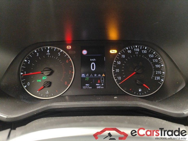 Renault Clio TCe 100 Corporate Edition 5d #6