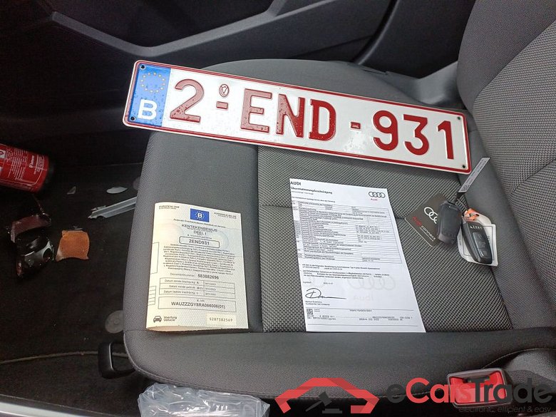 Audi A3 Sportback 1.4 40 TFSI e Attraction 5d !! Damaged car !! #4