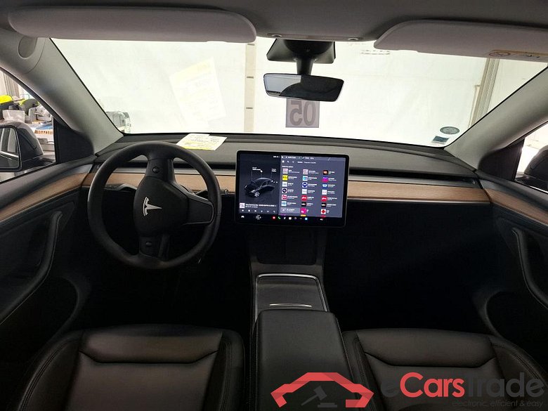 TESLA Model Y / 2021 / 5P / SUV RWD #6