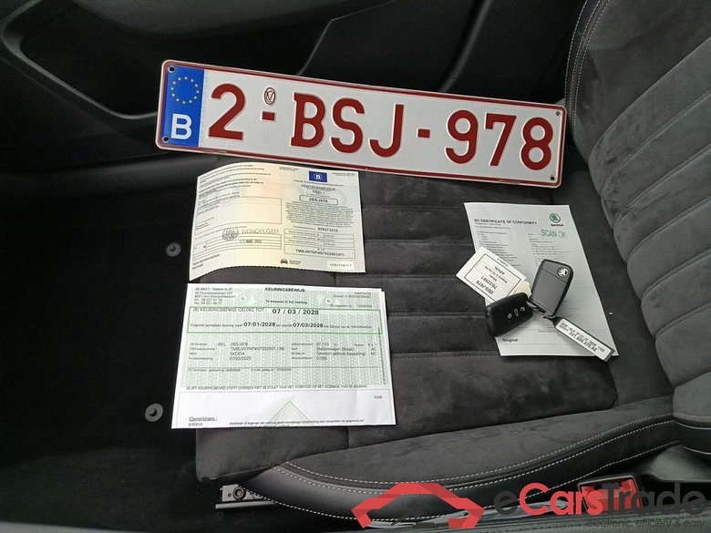 Skoda Superb Combi 1.4 TSI iV 160kW DSG6 Clever 5d #4
