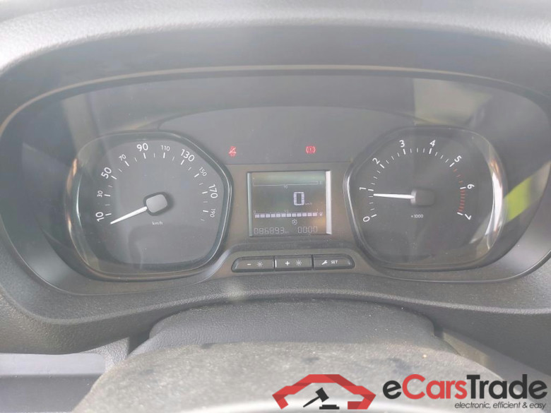 OPEL Vivaro / 2019 / 4P / furgón 1.5 BlueHDi 74kW (100CV) M Std #4