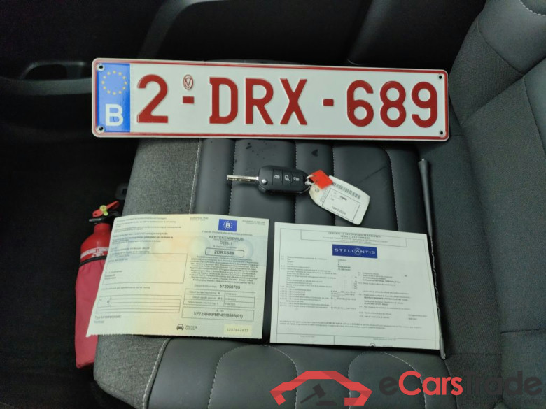 Citroën C3 Aircross 1.2 PureTech 110 S&S MAN6 Shine 5d #4