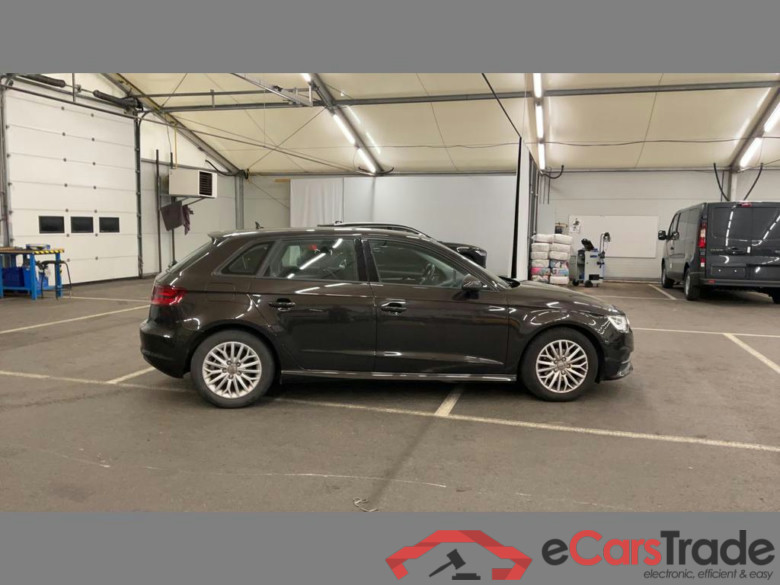 Audi A3 1.6 TDi Navi Klima PDC ... #6