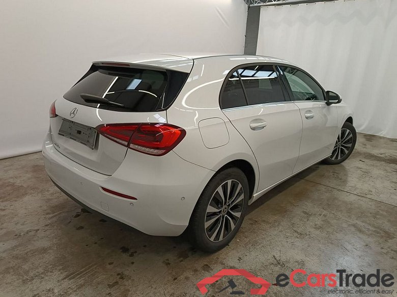 Mercedes-Benz A-Klasse A 250 e Business Solution 5d #2
