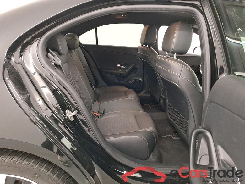 MERCEDES-BENZ A-CLASS LIMOUSINE 1.3 A 250 E DCT #6