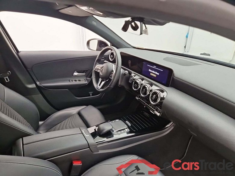 MERCEDES-BENZ A-KLASSE 1.3 250 E 7G-DCT LUXURY LINE #3