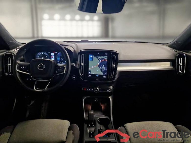 VOLVO XC40 / 2021 / 5P / SUV T5 RECHARGE PLUG-IN AUTO CORE #3