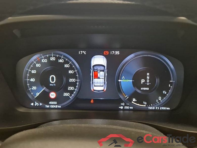 VOLVO XC40 / 2021 / 5P / SUV T5 RECHARGE PLUG-IN AUTO CORE #4