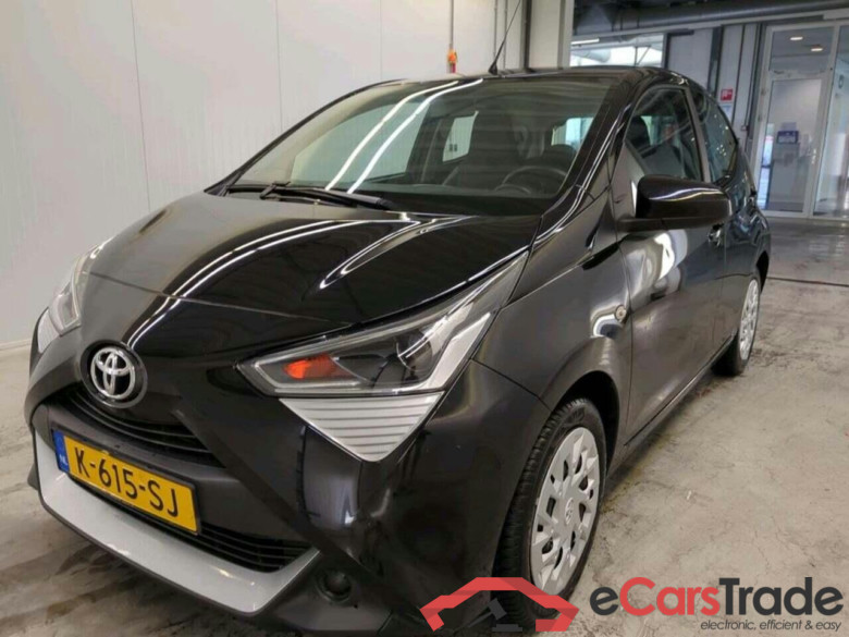 TOYOTA Aygo 1.0 VVT-i x-play #1