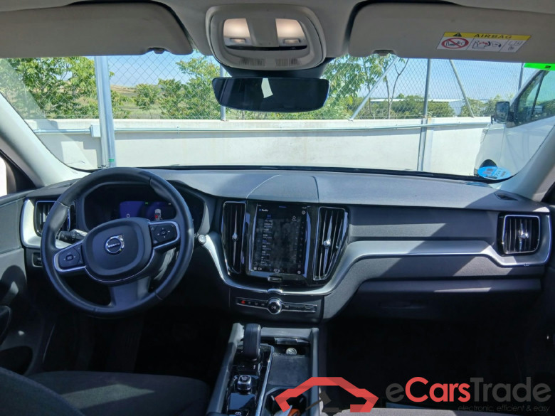 VOLVO XC60 / 2017 / 5P / todoterreno 2.0 B4 D Momentum Pro Auto #3
