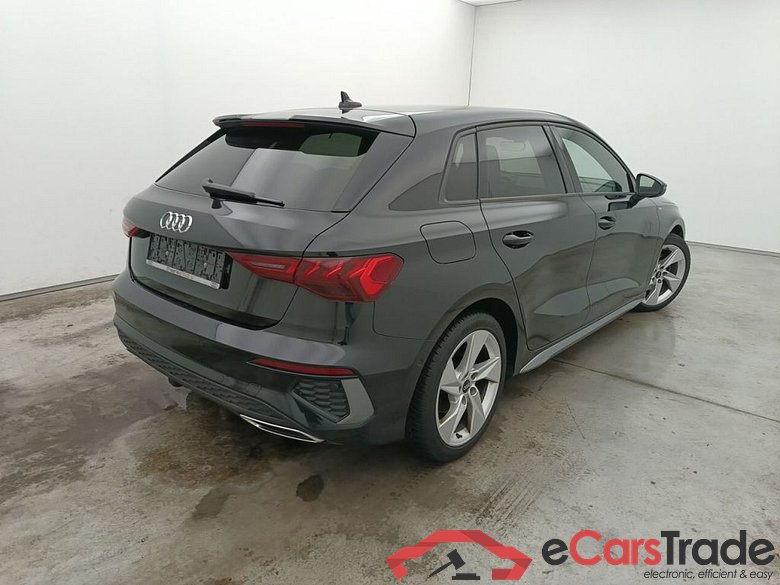 Audi A3 Sportback 2.0 30 TDi 85kW S line 5d #2