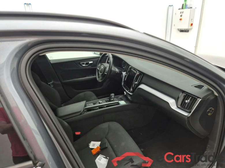 VOLVO V60 2.0 B3 Mom. Adv. #3