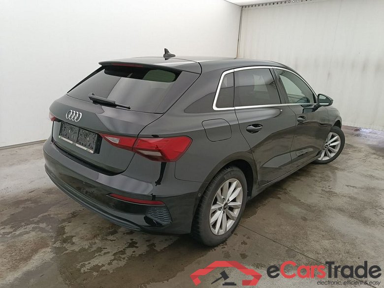 Audi A3 Sportback 2.0 35 TDi 110kW S tronic Business Edit. 5d #2