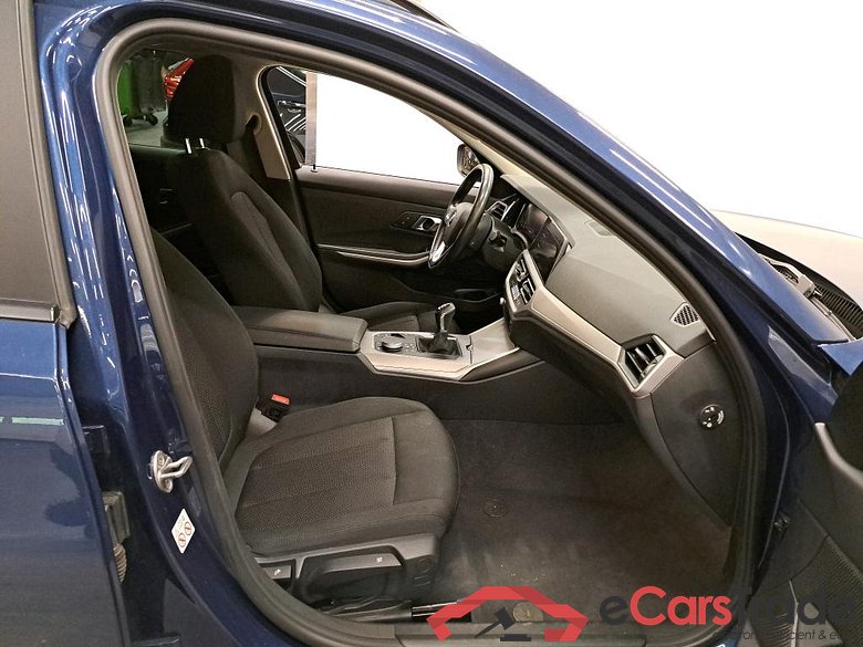 BMW - BMW 3 TOURING 318d 150PK Business Edition & PDC Front & Rear #3