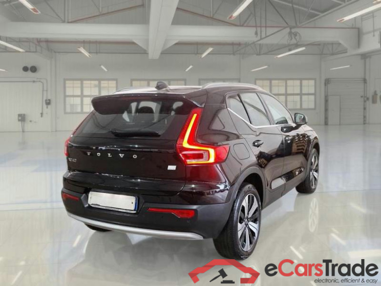 VOLVO XC40 / 2021 / 5P / SUV T4 RECHARGE PLUG-IN AUTO CORE #2