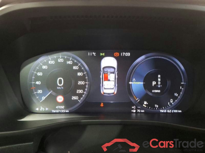 VOLVO XC40 / 2021 / 5P / SUV T4 RECHARGE PLUG-IN AUTO CORE #4