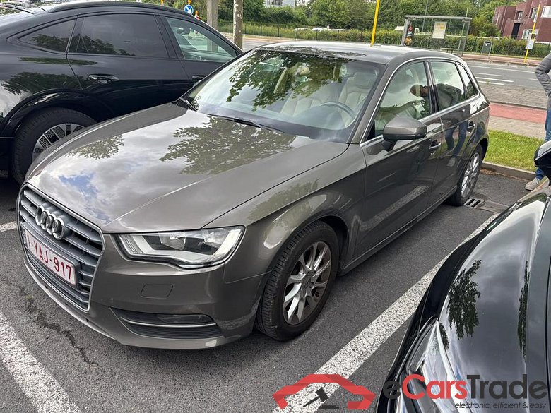 AUDI A3 Sportback Dsl A3 Sportback 1.6 TDi ultra Attraction