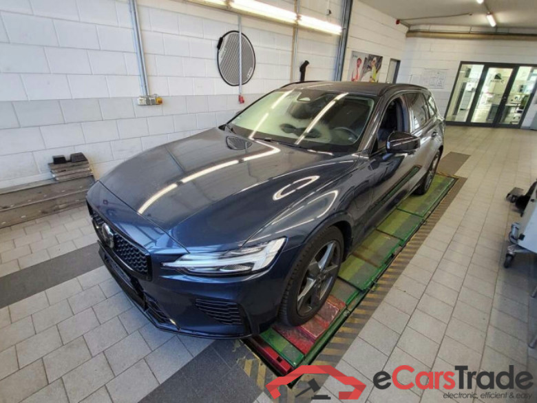 Volvo V60 Kombi (2018->) DE - Kb5 T8 Twin Engine AWD PHEV EU6d, Ultimate Dark, 2021 - 2023 #1