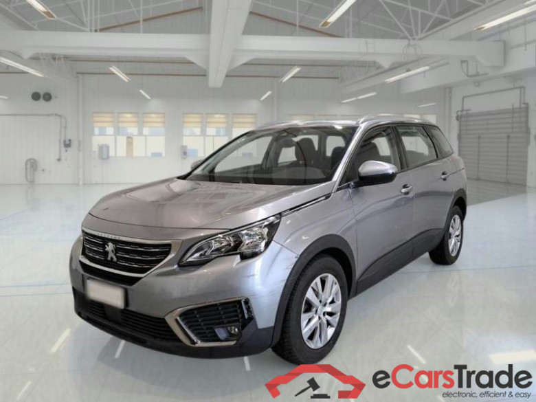 PEUGEOT 5008 / 2017 / 5P / SUV BLUEHDI 130 BUSINESS EAT8 S/S AUT. #1