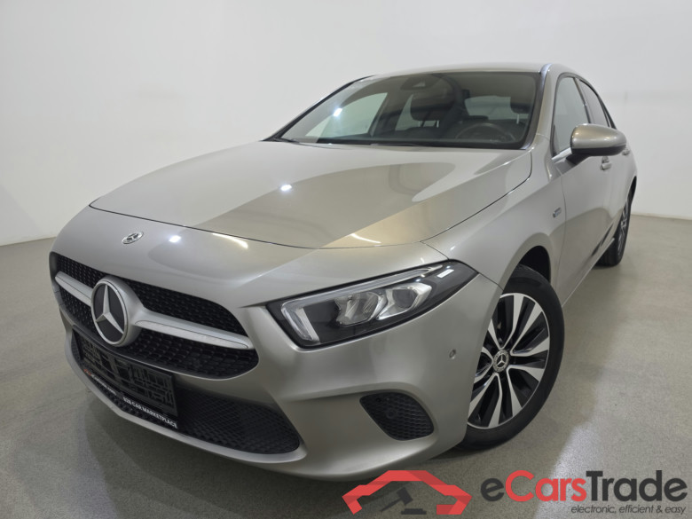 Mercedes A 250e Plug-In Hybrid Aut. LED-Xenon Widescreen Navi 1/2 Sport-Leather KeylessGo Camera Klima PDC ... #1