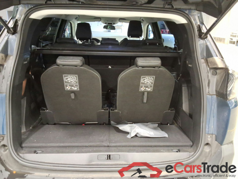 PEUGEOT 5008 1.2 PURETECH 130 ALLURE #3