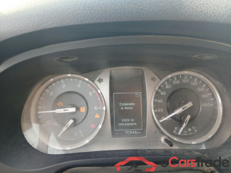 TOYOTA Hilux / 2020 / 4P / pickup 2.4 D-4D Cabina Doble GX #4