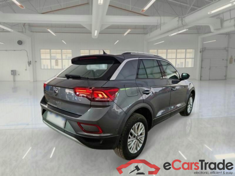 VOLKSWAGEN T-ROC / 2021 / 5P / SUV 2.0 TDI SCR LIFE DSG #2