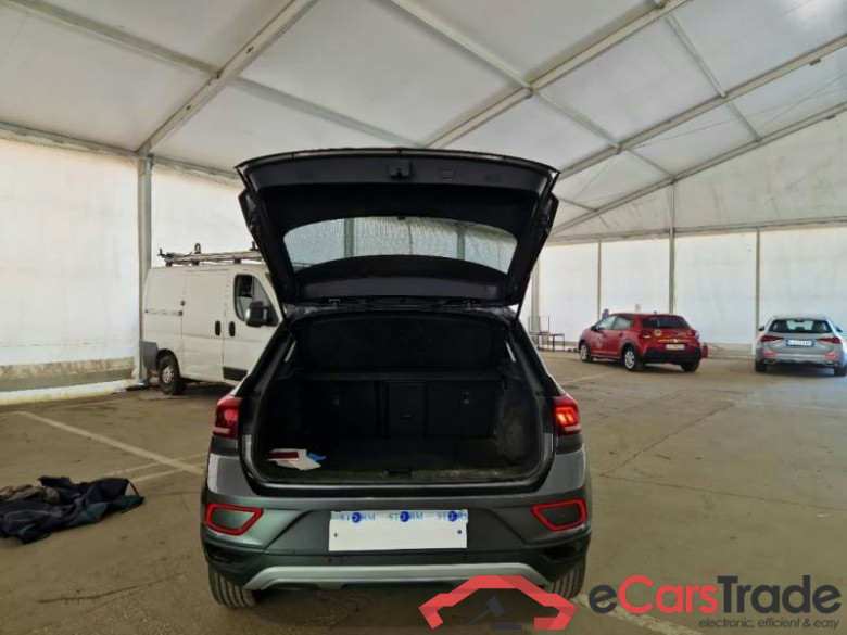 VOLKSWAGEN T-ROC / 2021 / 5P / SUV 2.0 TDI SCR LIFE DSG #5