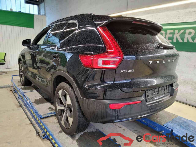 Volvo XC40 (2017->) DE - SUV5 B4 AWD EU6d, Ultimate Dark, (Facelift) 2022 - 2022 #4