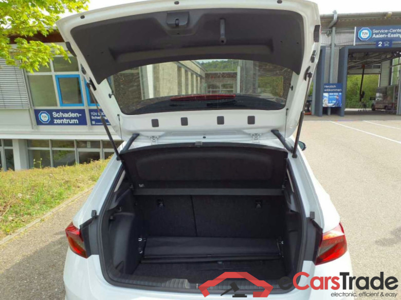 Skoda Fabia (PJ3)(06.2021->) - Hagelschaden am Fzg. DE - LimS5 1.0 TSI EU6d, Tour OPF, 2021 - 2023 #6