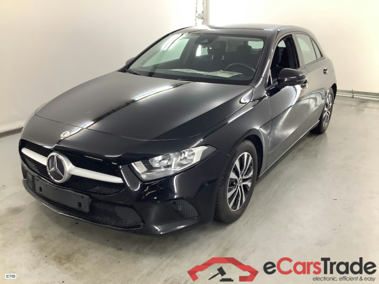 MERCEDES-BENZ A-CLASS 1.3 A 180 ESSENTIAL LINE DCT #1