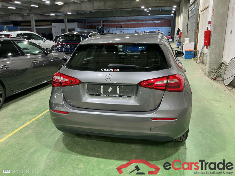 MERCEDES-BENZ A-CLASS 1.3 A 180 ESSENTIAL LINE DCT #5
