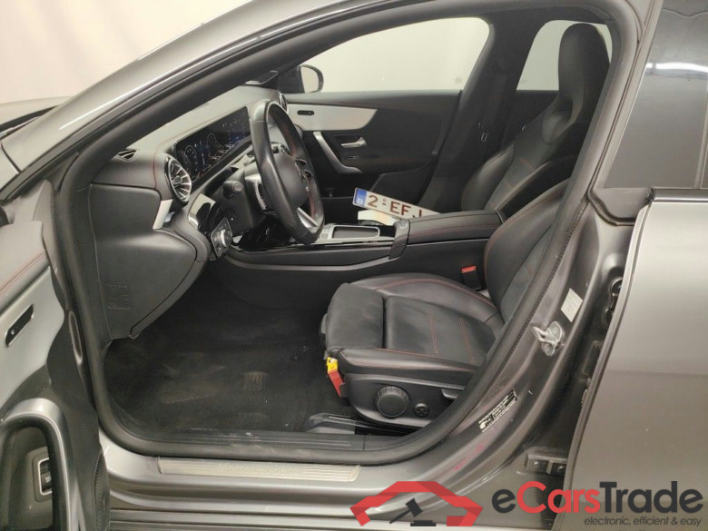 Mercedes-Benz CLA Shooting Brake CLA 180 AMG Line 5d #3