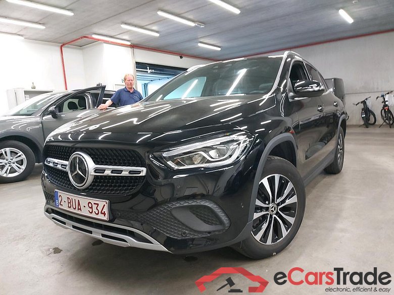 MERCEDES - MER GLA 250e 218PK DCT Business Solution & Driver Assistance Pack & Smartphone Integration  * HYBRID *