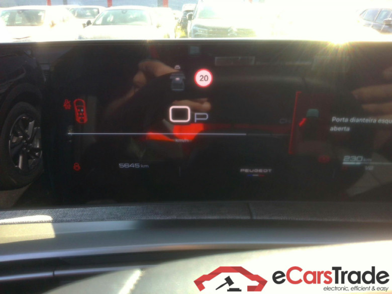 Peugeot 5008 Allure Hybrid 145 ch e-DCS6 #4