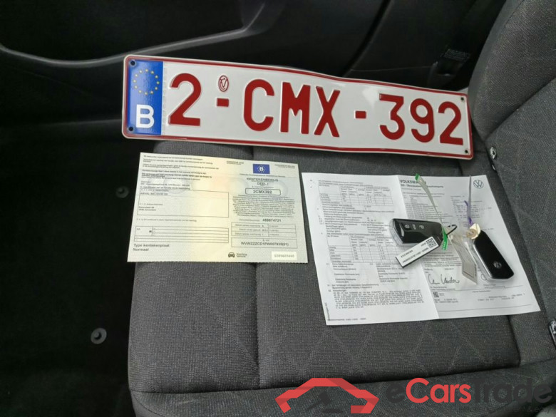 Volkswagen Golf VIII 1.0 TSI 81kW Life Business 5d #4