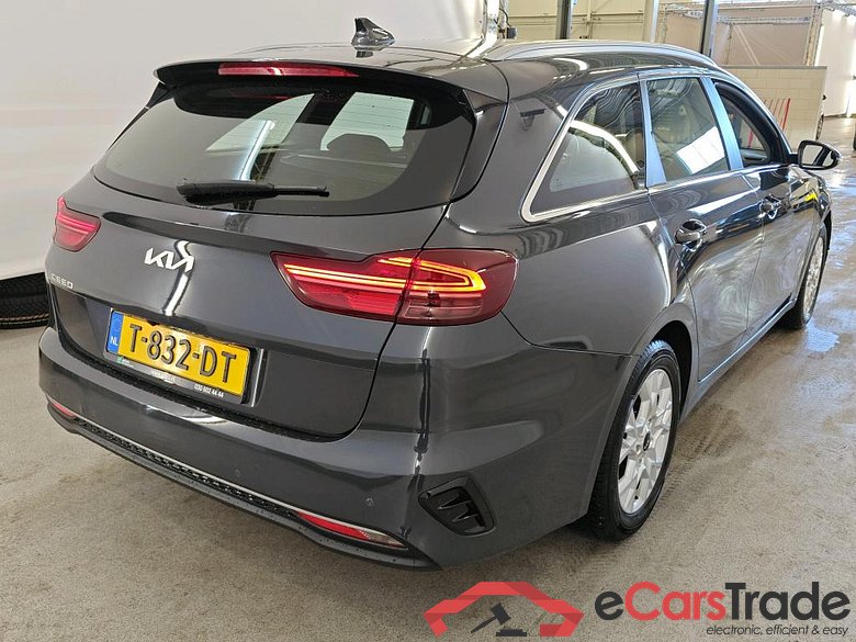 Kia Ceed Sportswagon 1.5 T-GDi DCT DynamicLine 5d #2