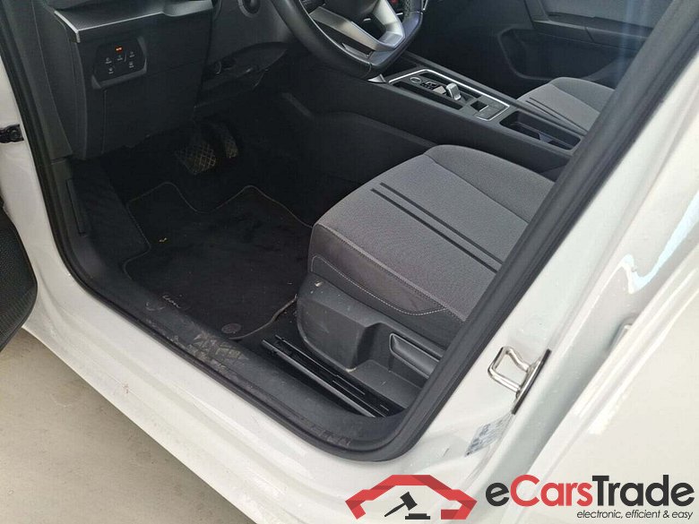 SEAT LEON ST 2.0 TDI STYLE DSG #6
