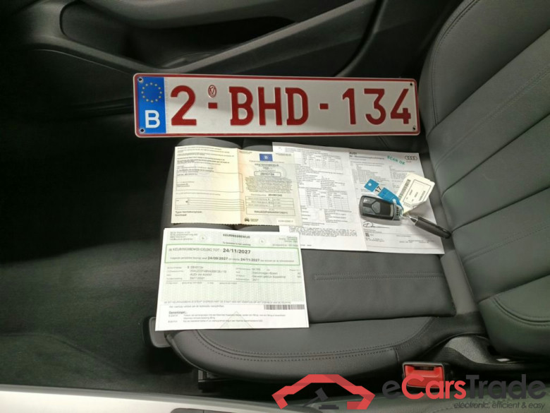 Audi A4 Avant 2.0 30 TDi 100kW S tronic Business Ed 5d #4