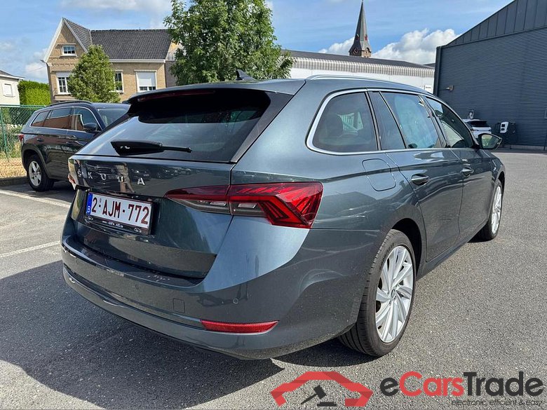 SKODA Octavia Combi PHEV Octavia SW PHEV 1.4 TSI Ambition DSG #4