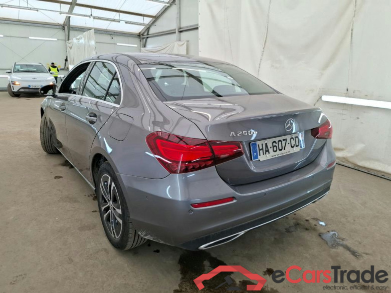 MERCEDES-BENZ Classe A Berline / 2022 / 4P / Berline A 250 e Business Line 8G-DCT #2