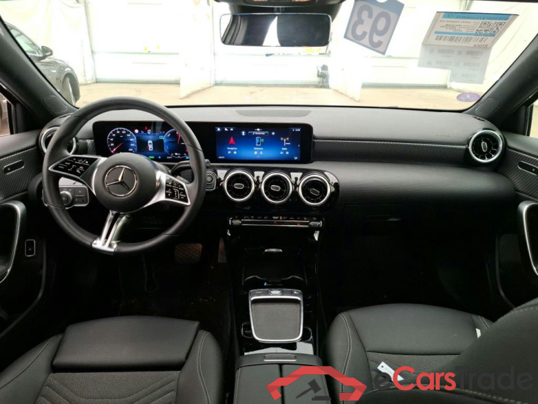 MERCEDES-BENZ Classe A Berline / 2022 / 4P / Berline A 250 e Business Line 8G-DCT #5