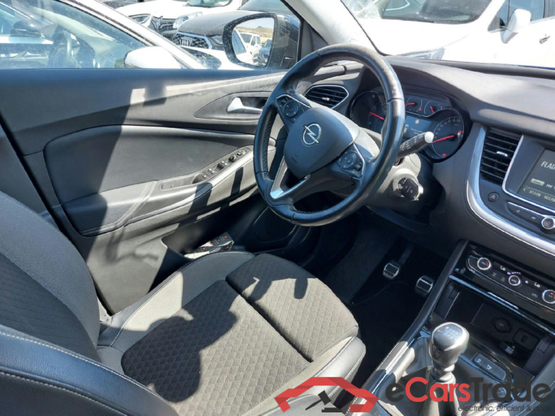 OPEL Grandland X / 2017 / 5P / todoterreno 1.2 Turbo 120 Aniversario (CX) #3