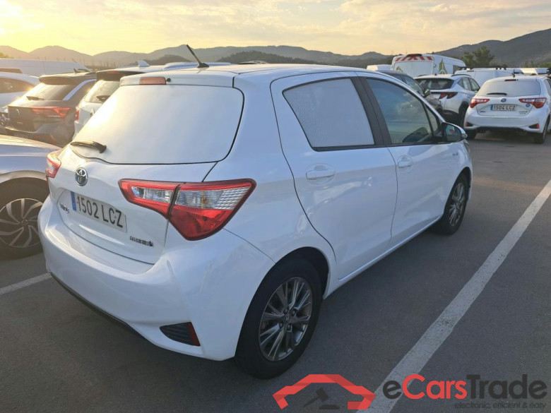 TOYOTA Yaris / 2017 / 5P / berlina con portón 1.5 100H Active #2