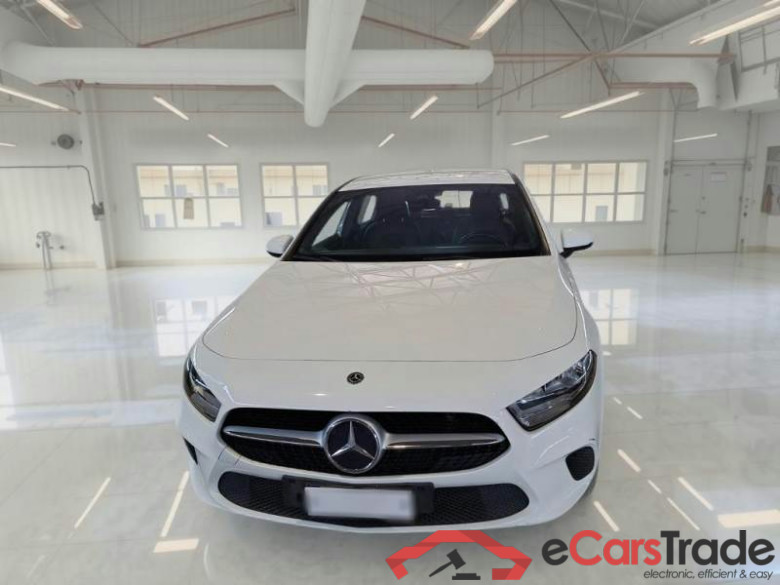 MERCEDES-BENZ CLASSE A / 2018 / 5P / BERLINA A 180 D AUTOMATIC BUSINESS #6