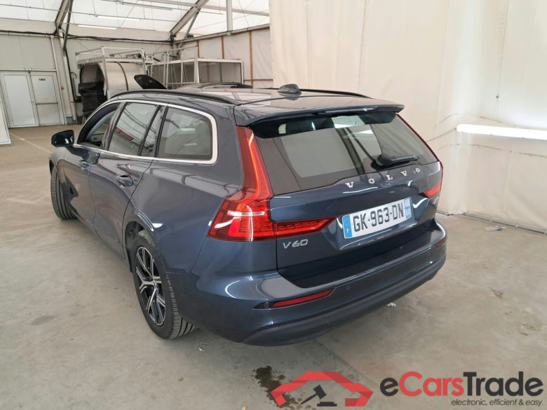 VOLVO V60 / 2018 / 5P / Break B3 163 DCT 7 Momentum Business #2